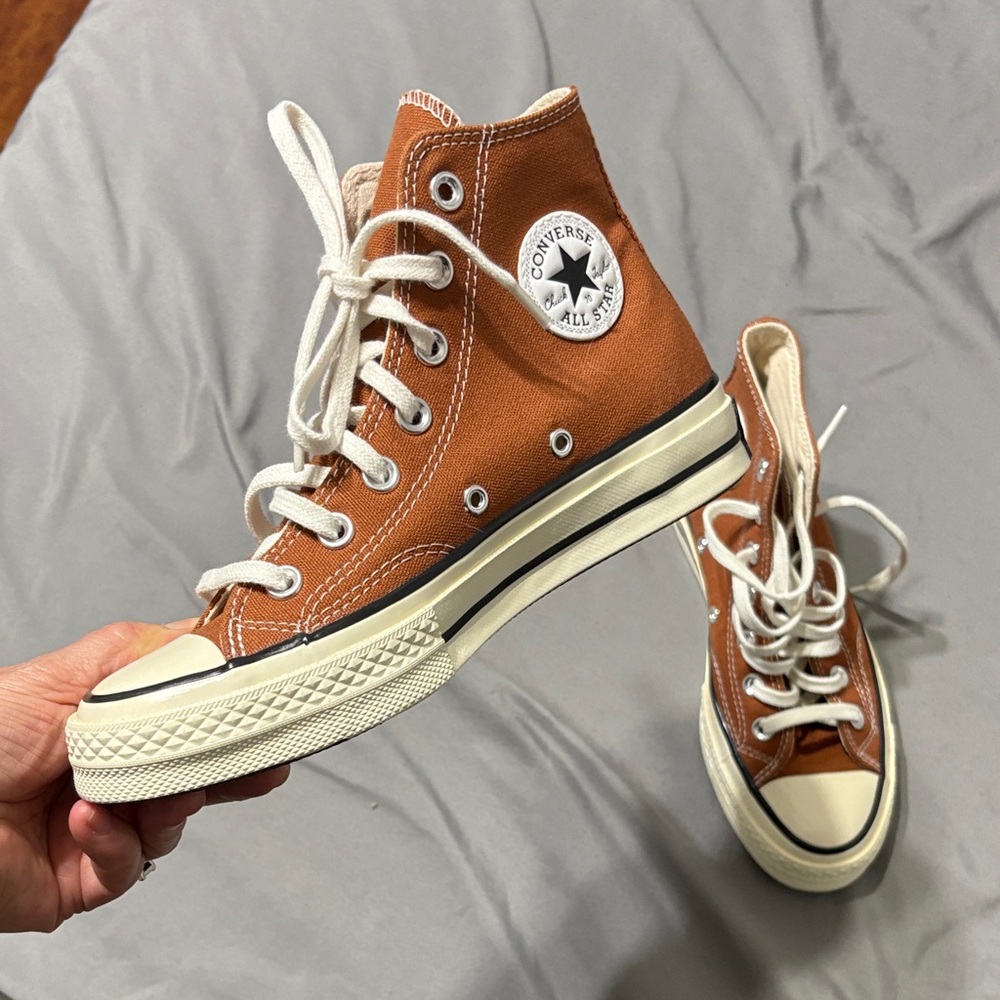 Chuck 70 High-Tops in Tan and Cream - Picture 5 of 6